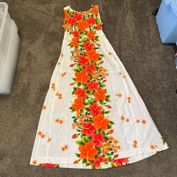 Vintage Ui-Maikai Hawaiian Floral Dress - Picture 11 of 11